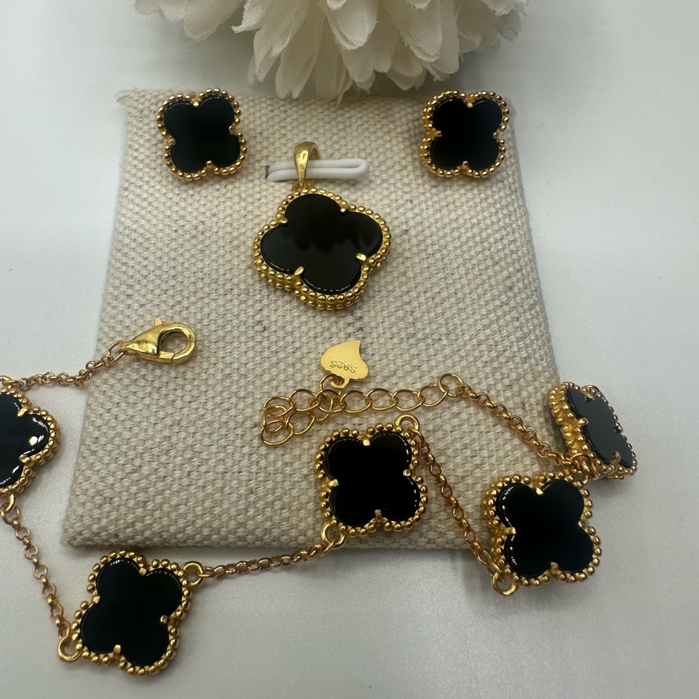 Elegant Black and Gold Clover Jewelry Set/ authentic onyx in silver 925 settings